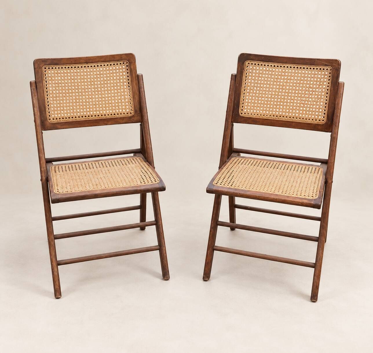 Vintage folding chair in wood and cane – 1960s/70s
