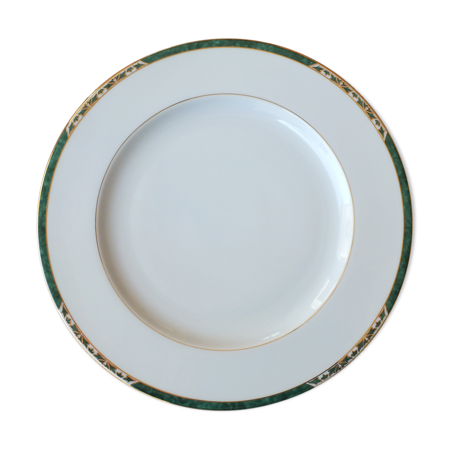 Flat porcelain plate of Limoges Philippe Deshoulières - Auray