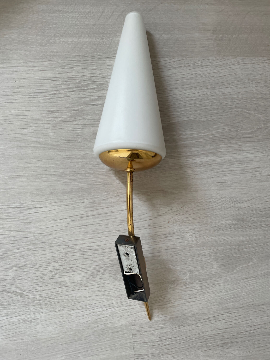 Pair of 1950 sconces in brass and opaque glass