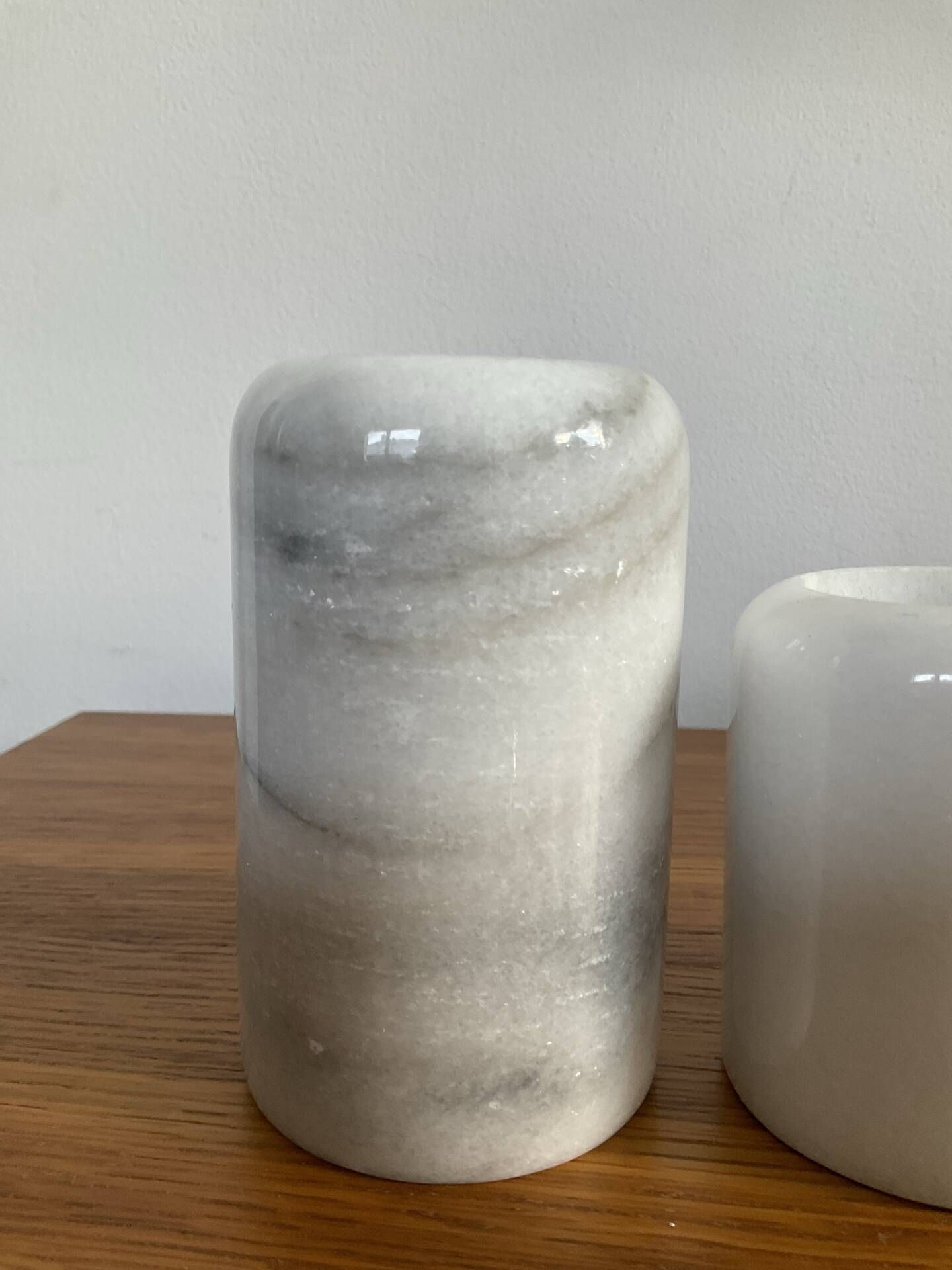 Trio de bougeoirs rouleaux vintage en marbre blanc