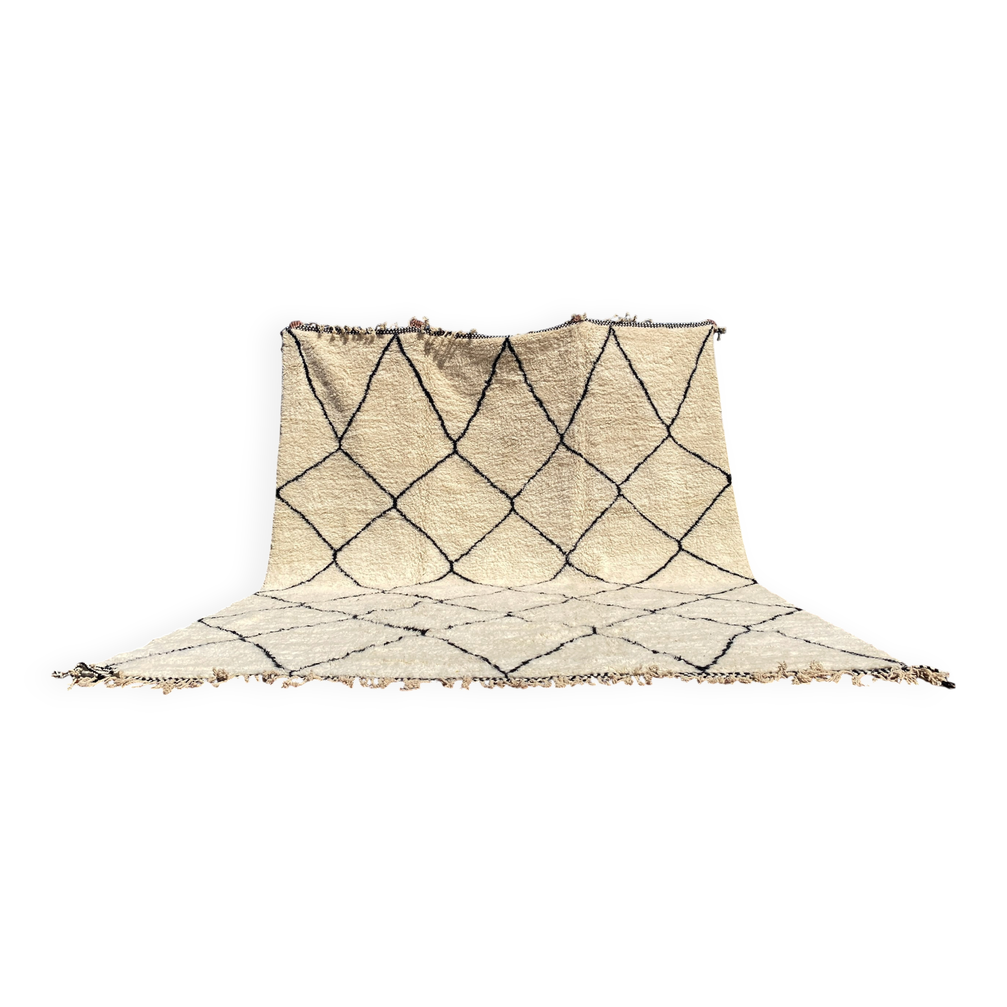 Very large vintage Beni Ouarain rug in cream wool with black diamonds, 426x344cm.