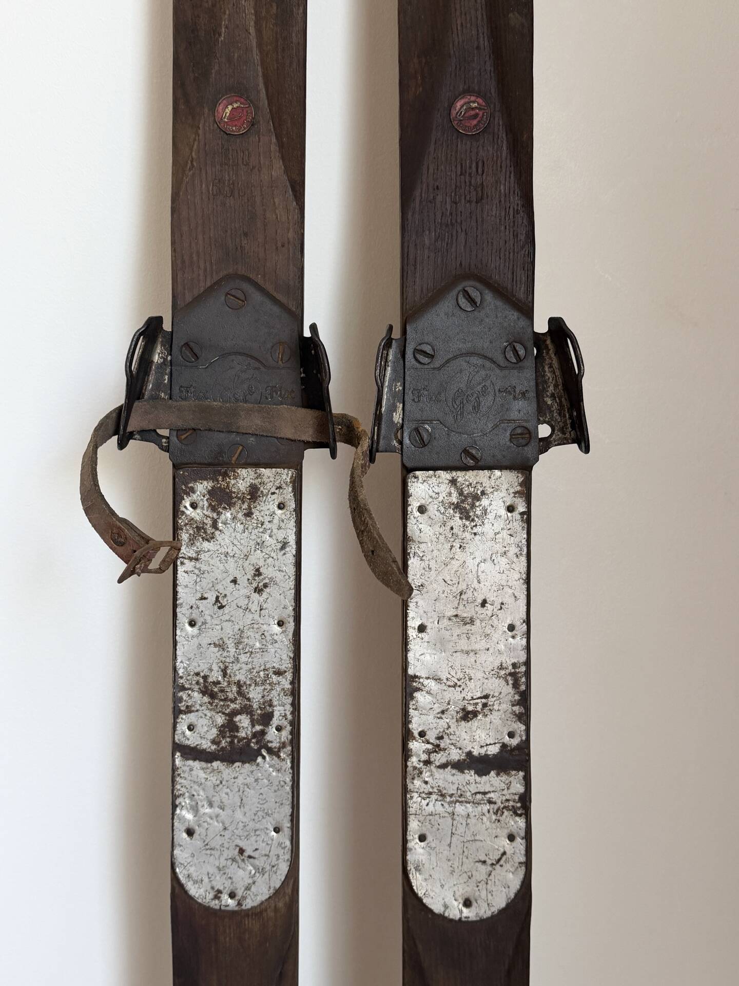 Pair of vintage wooden skis 184cm