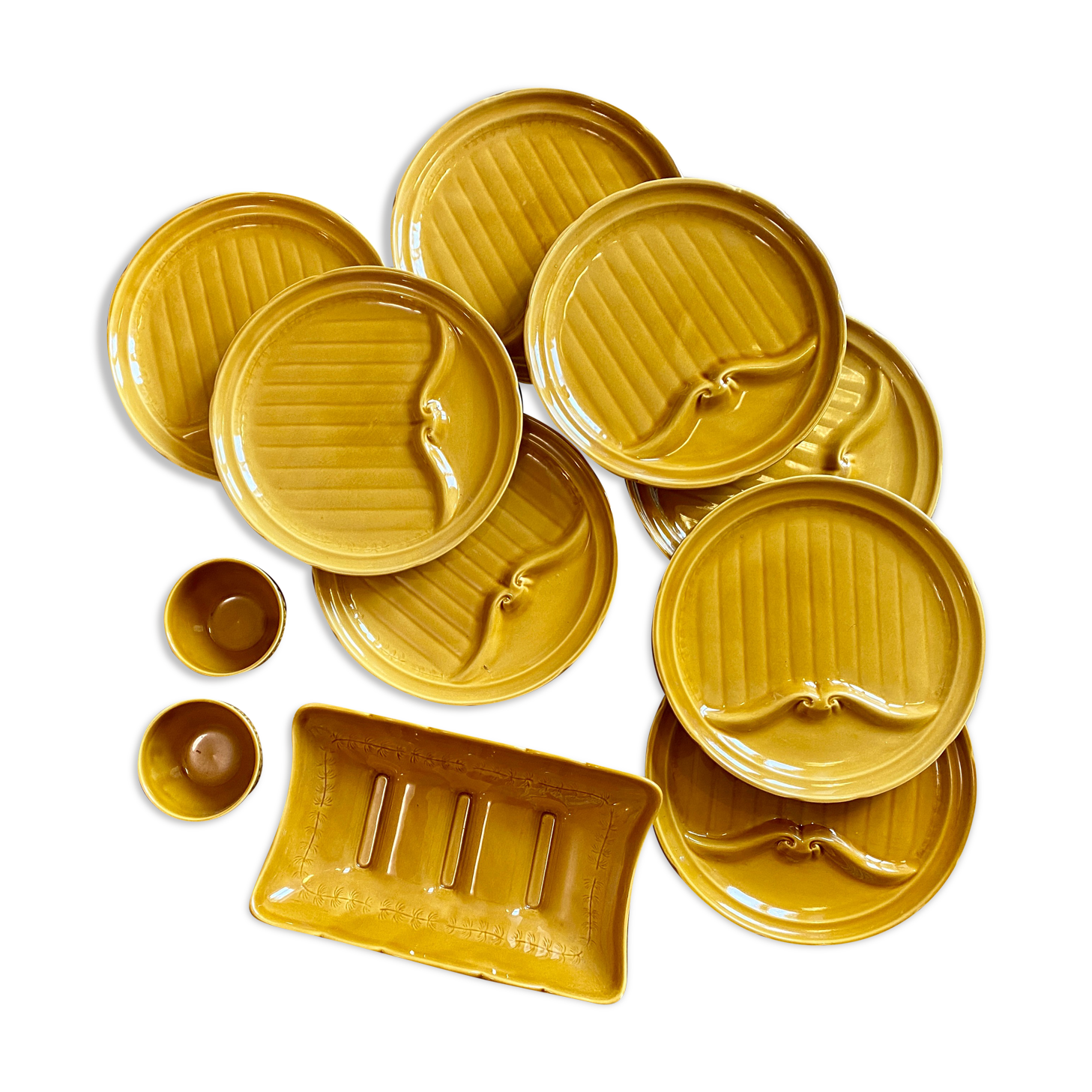 Vintage asparagus service from Gien