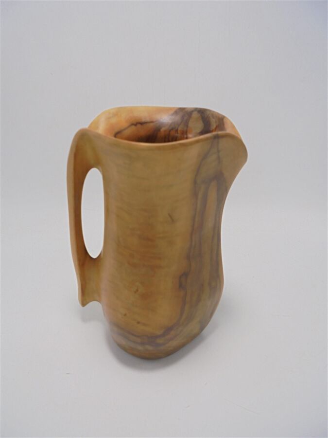 Pichet en bois