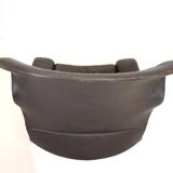 Saporiti Vela Alta leather armchair with ottoman by Giovanni Offredi