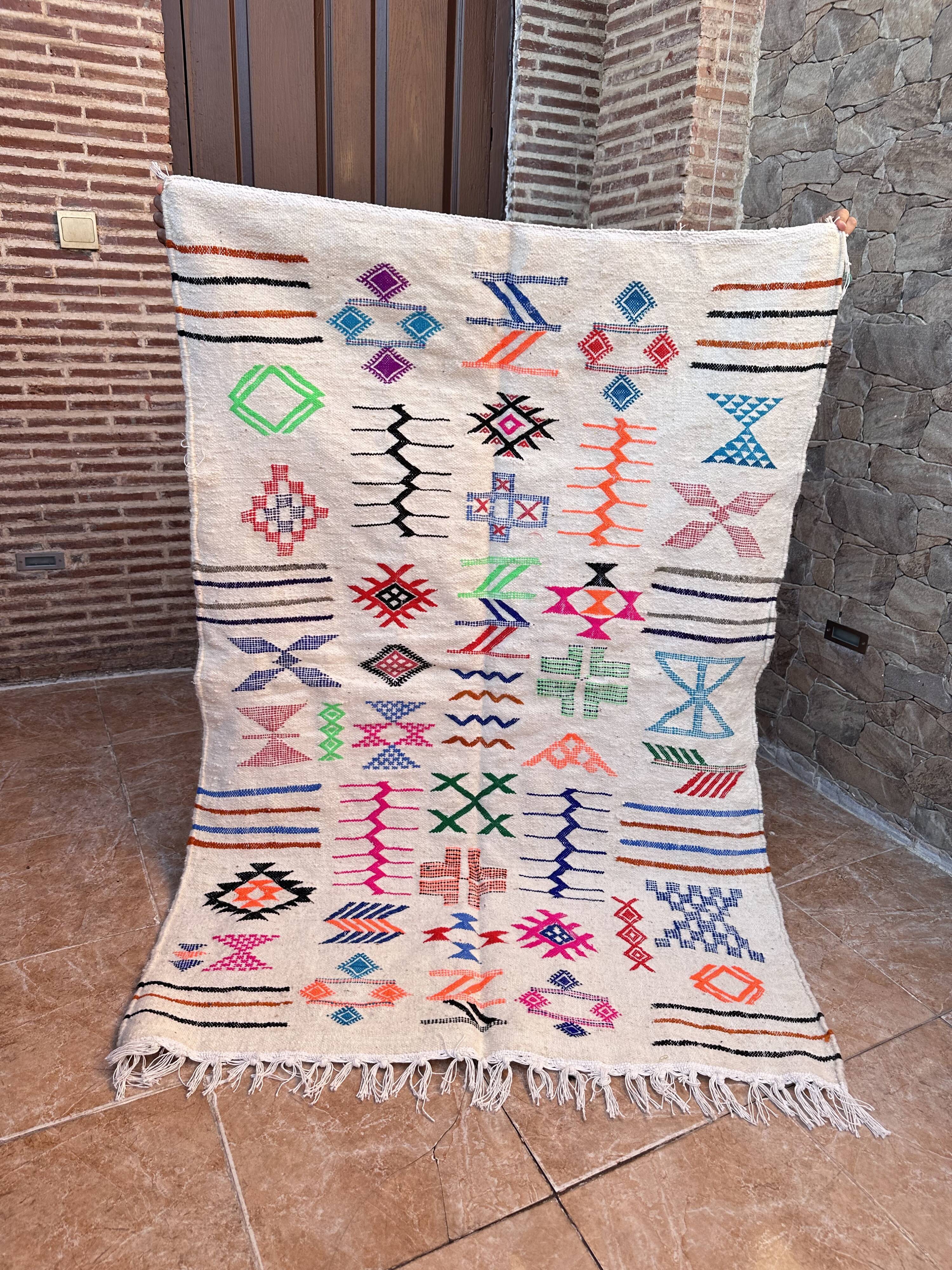 Handmade wool Berber rug – Colourful bohemian Moroccan kilim
