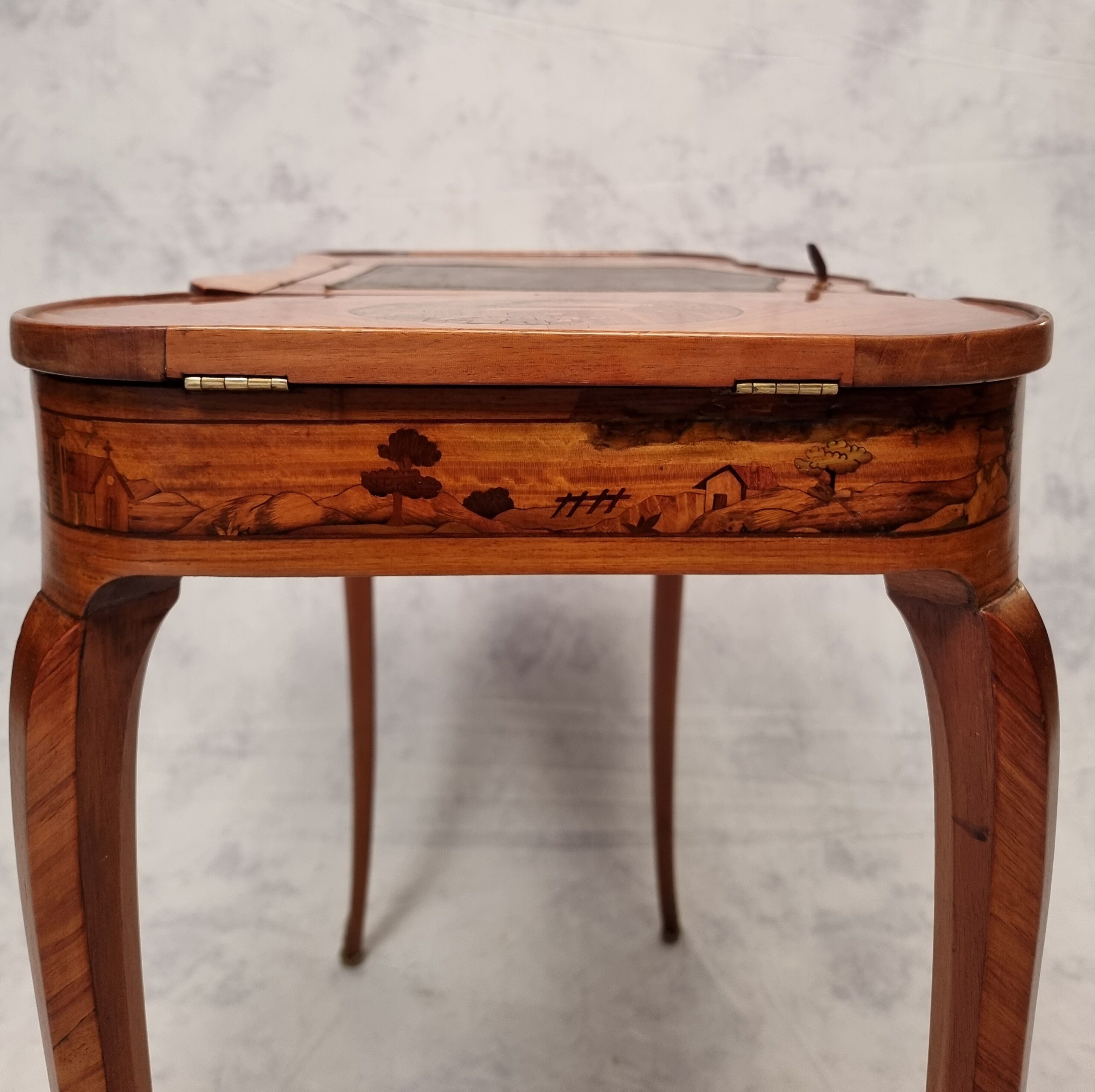 Louis XV style writing table - Bois De Rose - 19th
