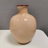 Italian vase from the 70s, in a delicate pink color with floral decoration.