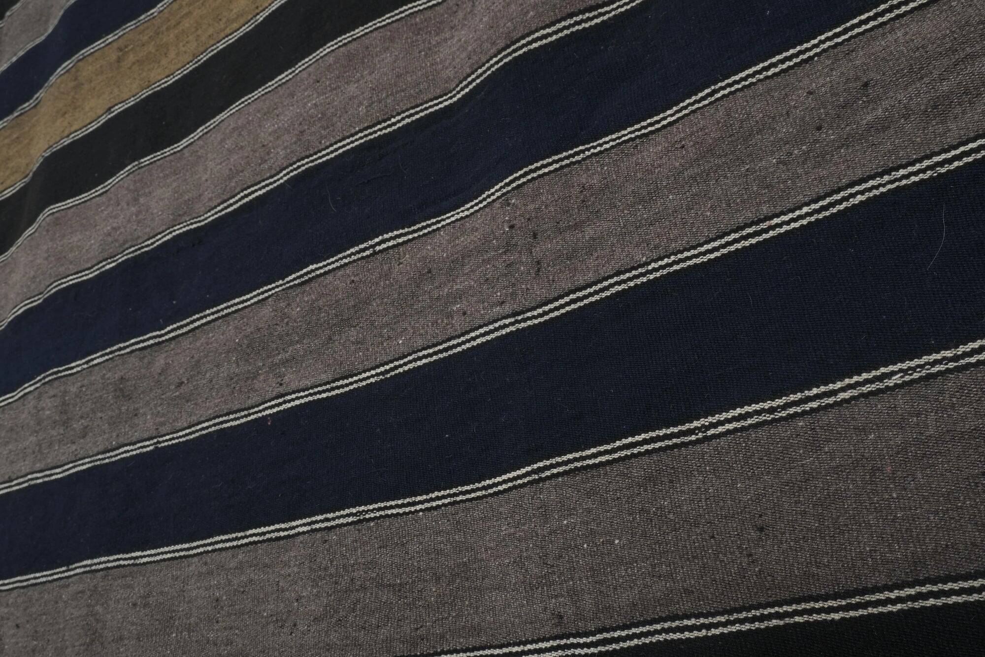 Vintage Turkish kilim, handwoven, 188x343 cm.
