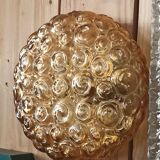 Plafonnier d'Helena Tynell motif escargot verre moulé