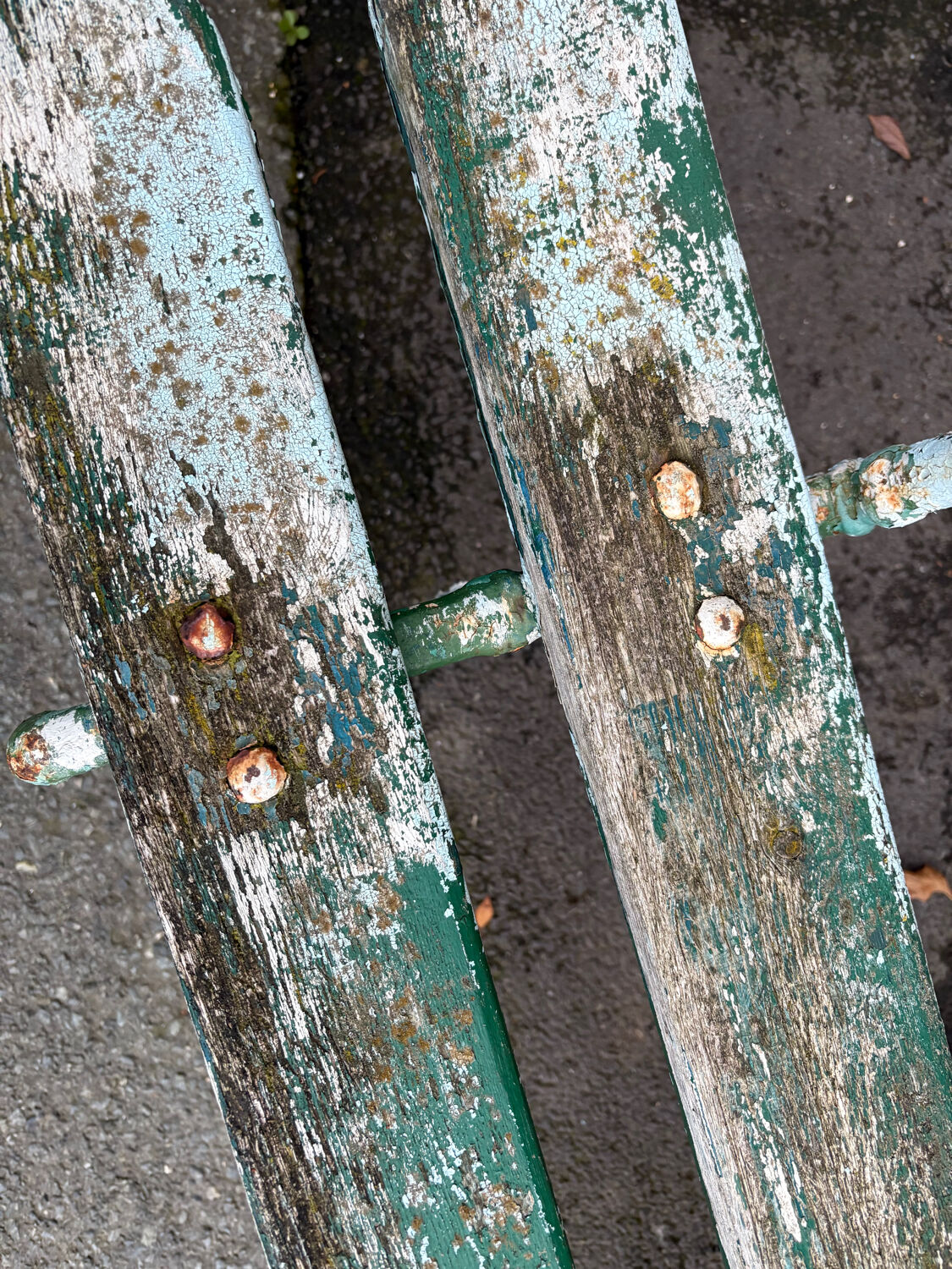 Old wooden and cast iron garden bench 2 m long – original patina