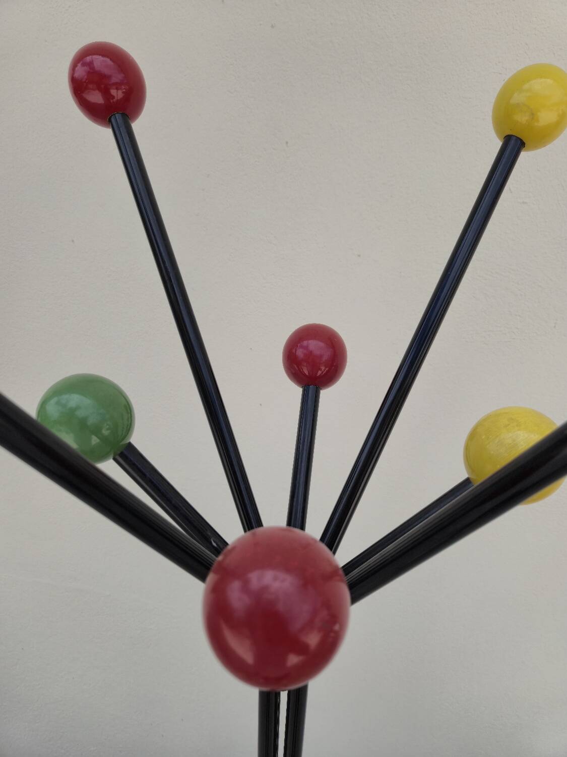Portemanteau perroquet à boules colorées, 1950