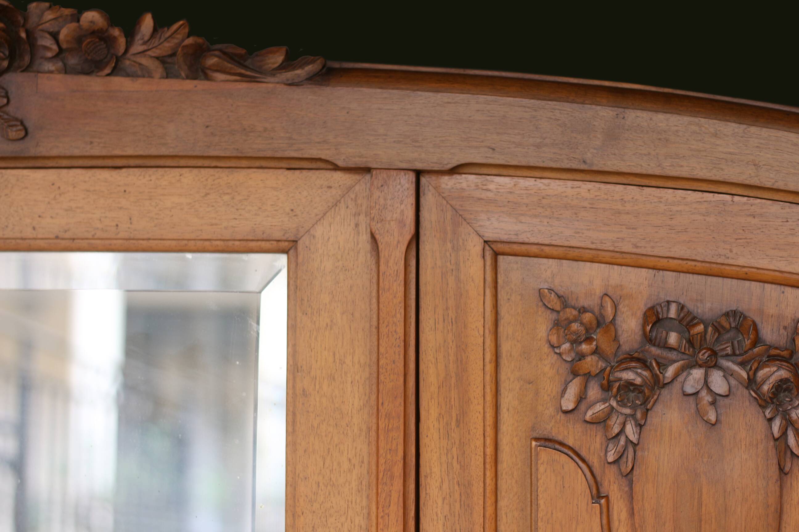 Majestic solid walnut wardrobe. Stamped work, late 19th century.