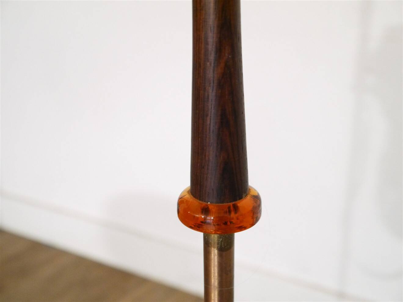 Lampadaire danois en verre, laiton et palissandre 1960