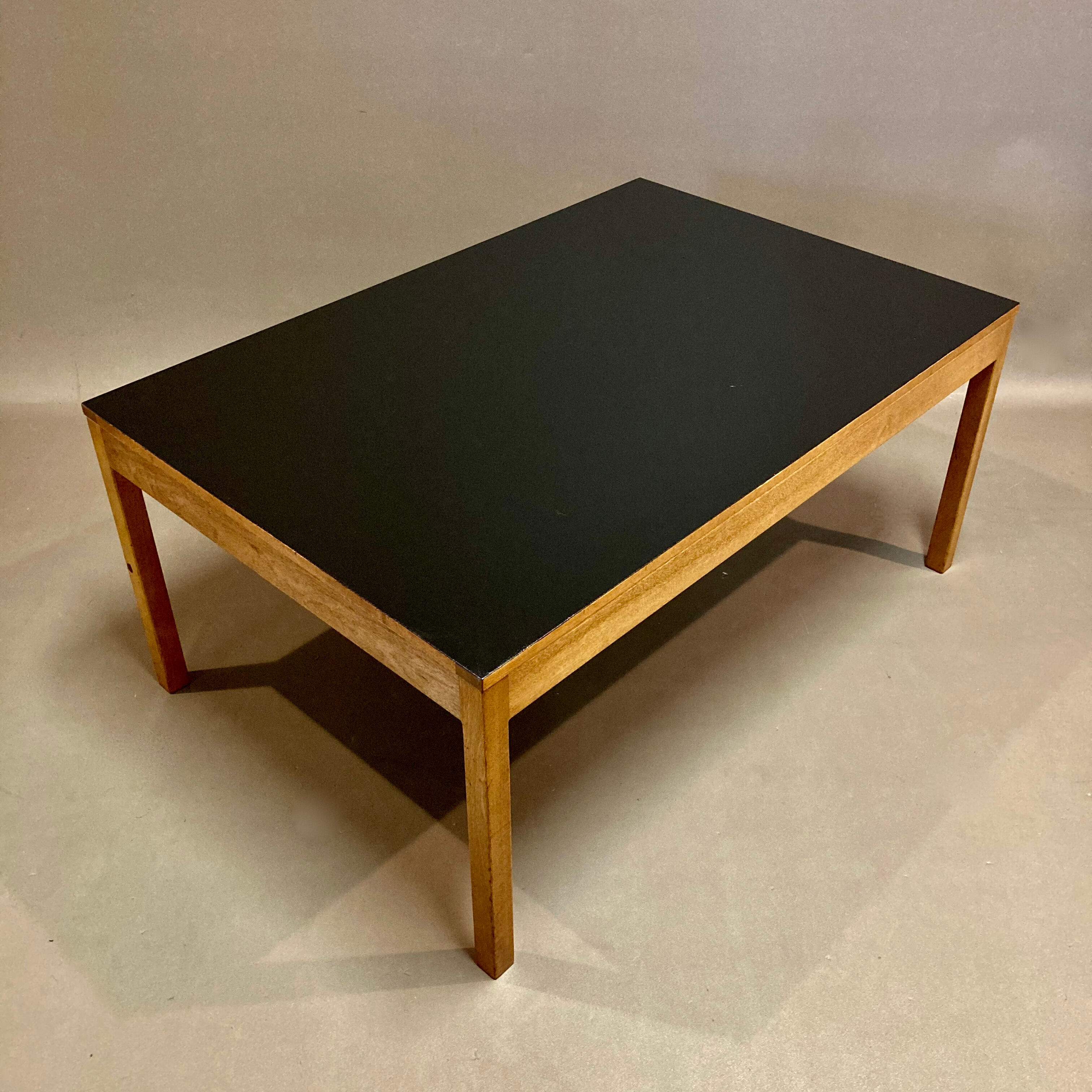 Scandinavian design coffee table by Borge Mogensen 1950
