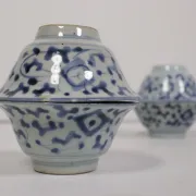 Set of 4 Chinese blue and white bowls with lotus scrolls – 19th century