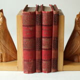 2 wooden book ends with hand carved owl sculptures, vintage from the 1950s