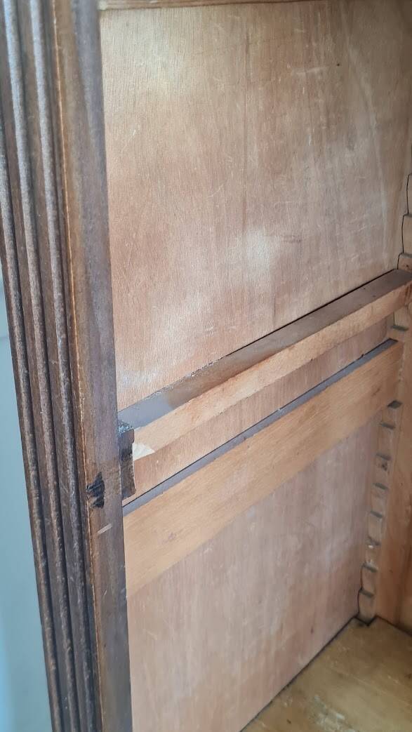 Parisian wardrobe - showcase spirit