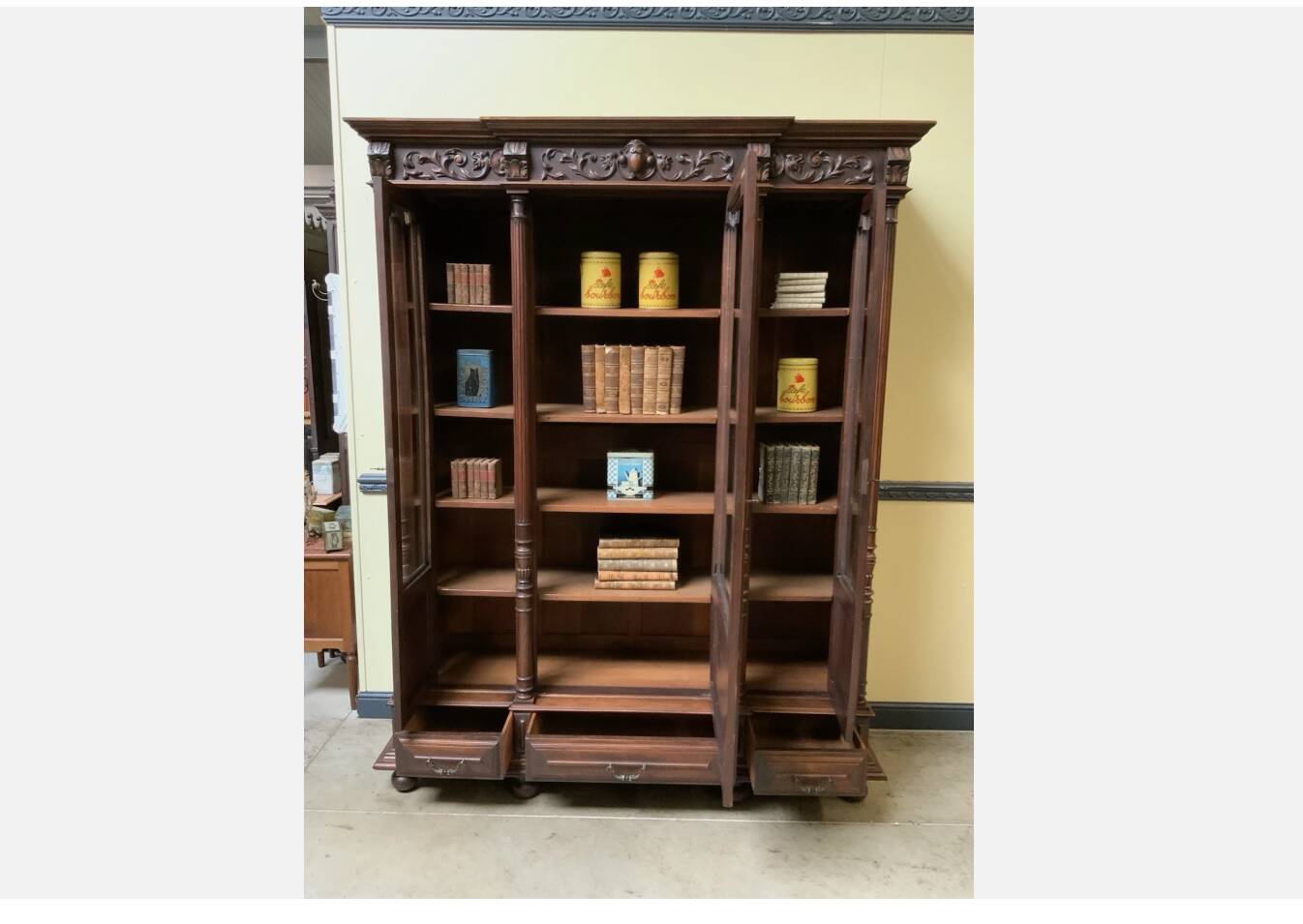 Antique Neo-Renaissance bookcase, display cabinet, walnut