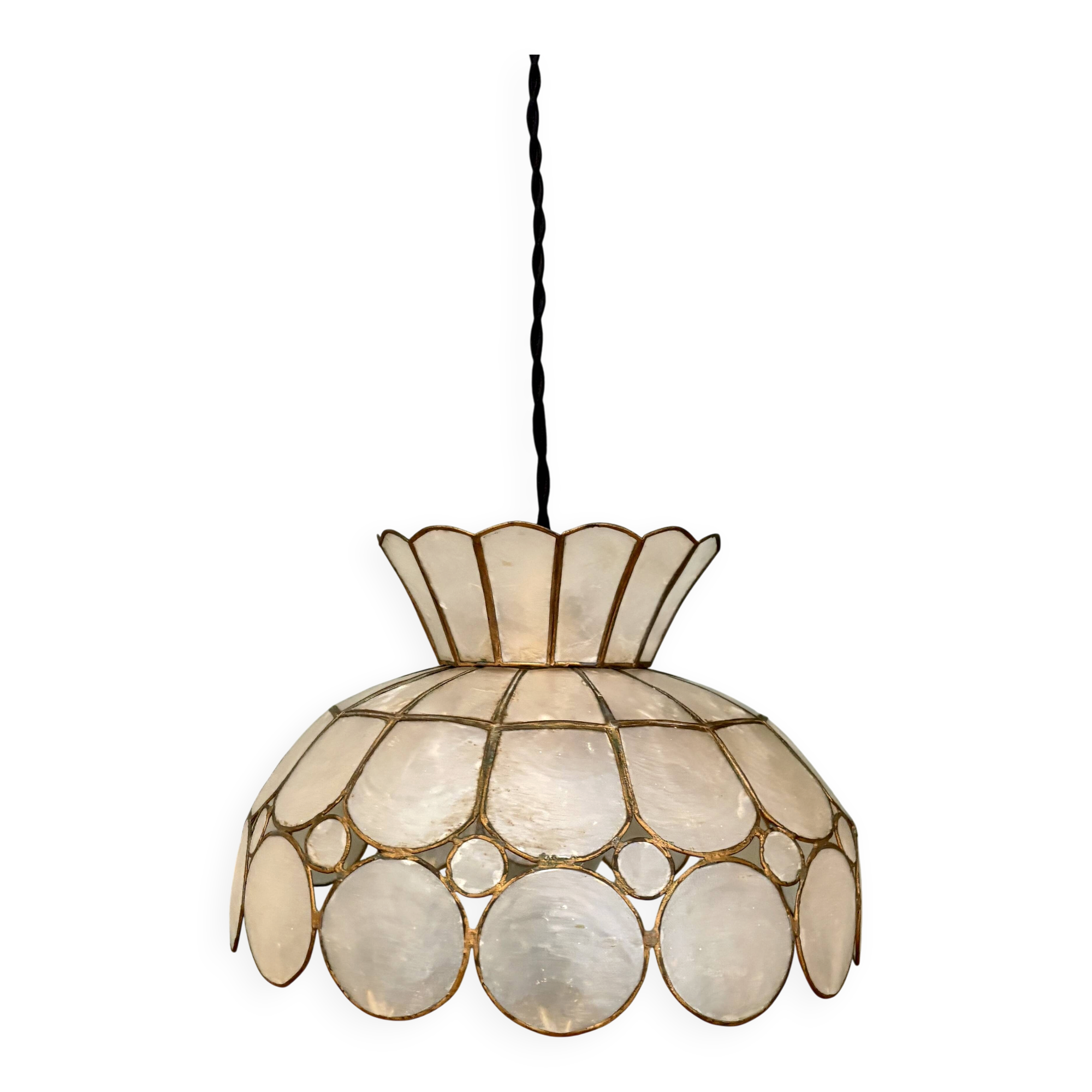 Vintage pearl pendant light