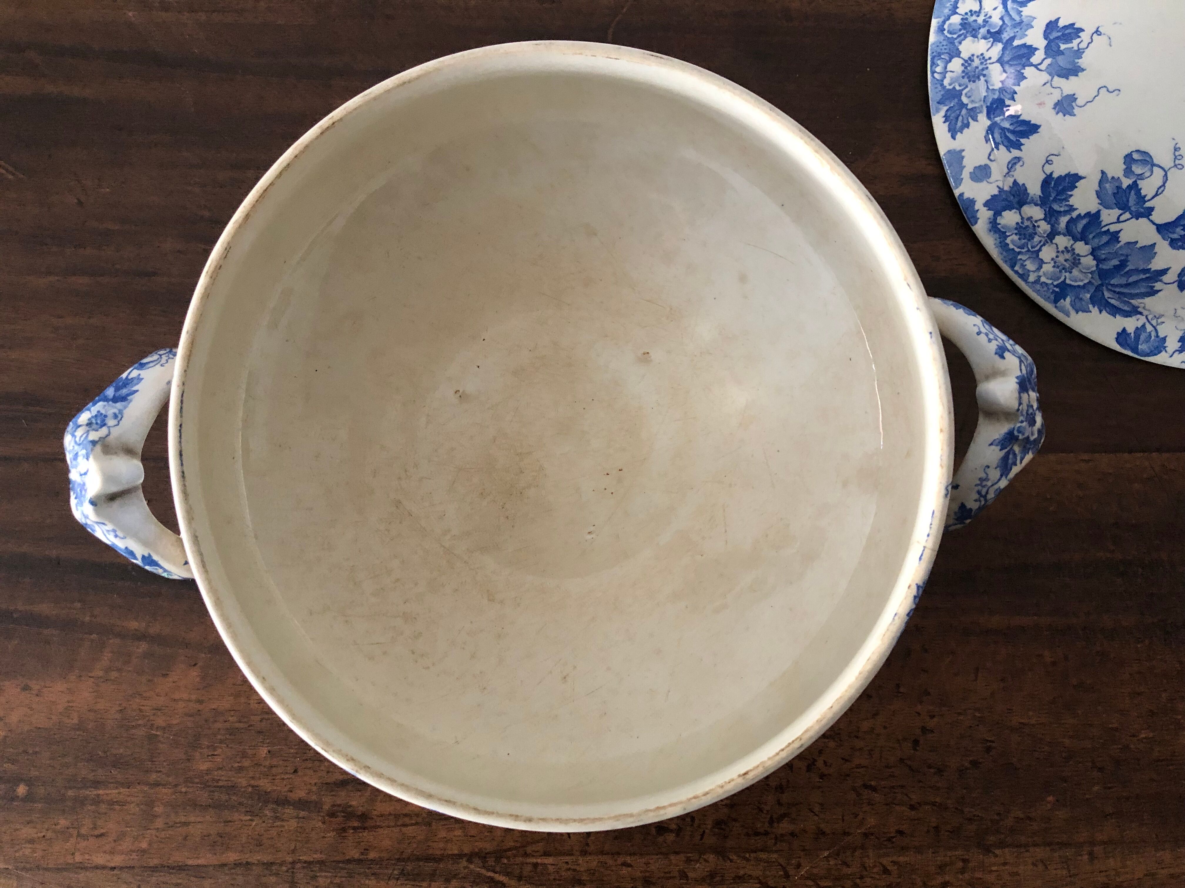 Saint Amand and Hamage soup dish, early 20th century