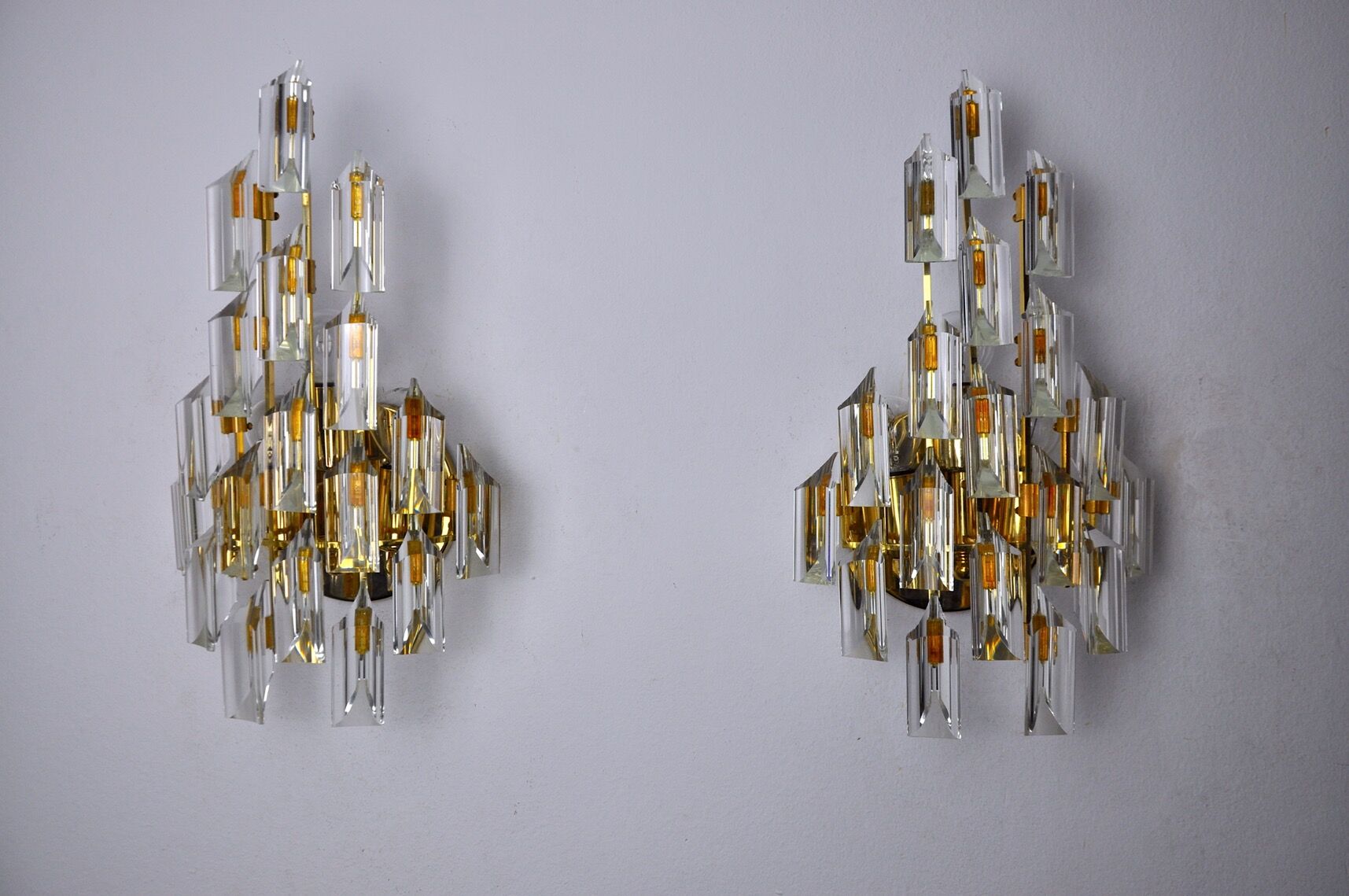 Pair of oscar torlasco wall lamps, triedri glass, italy, 1970