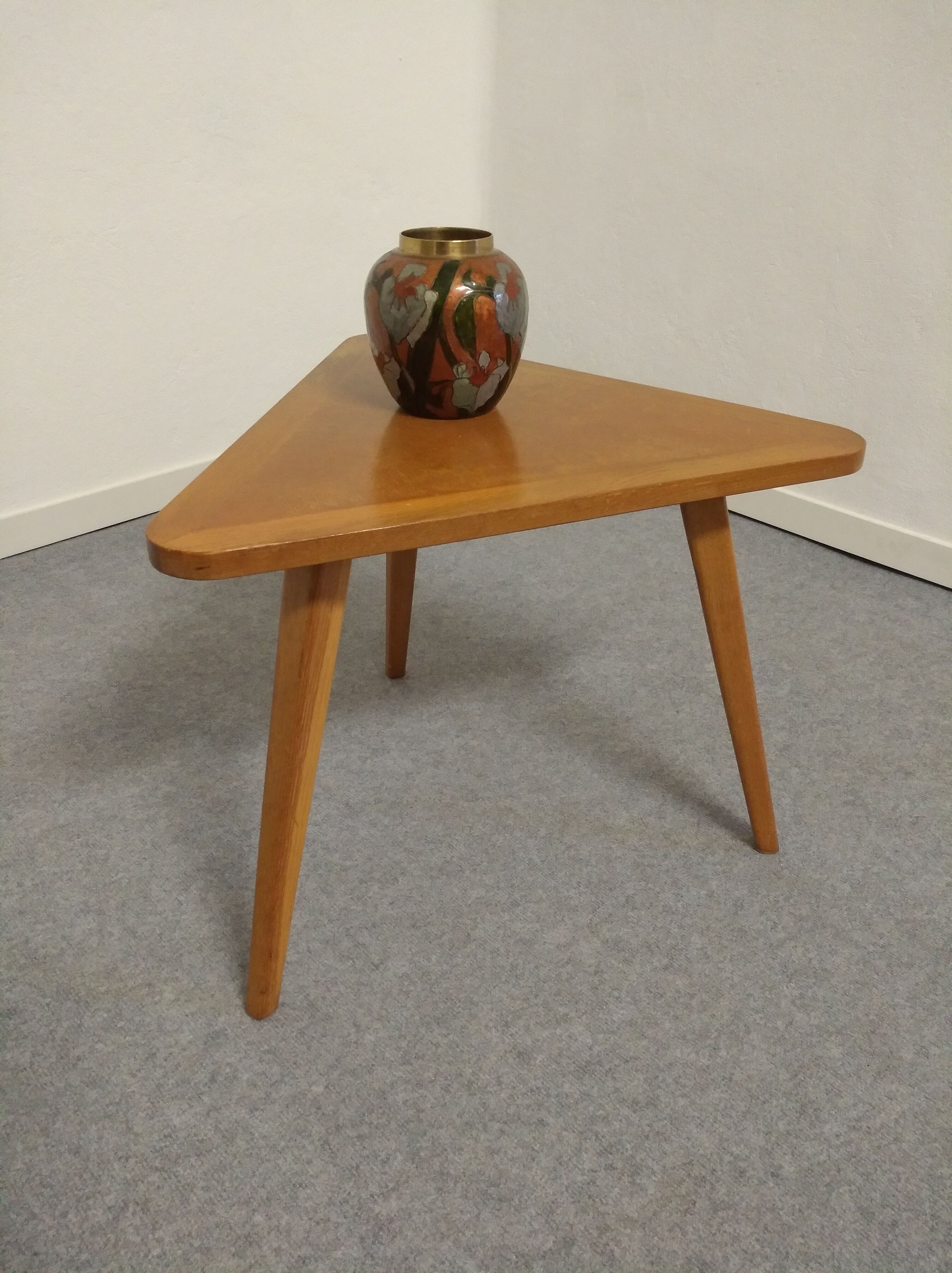 Healing tripode of the 60s