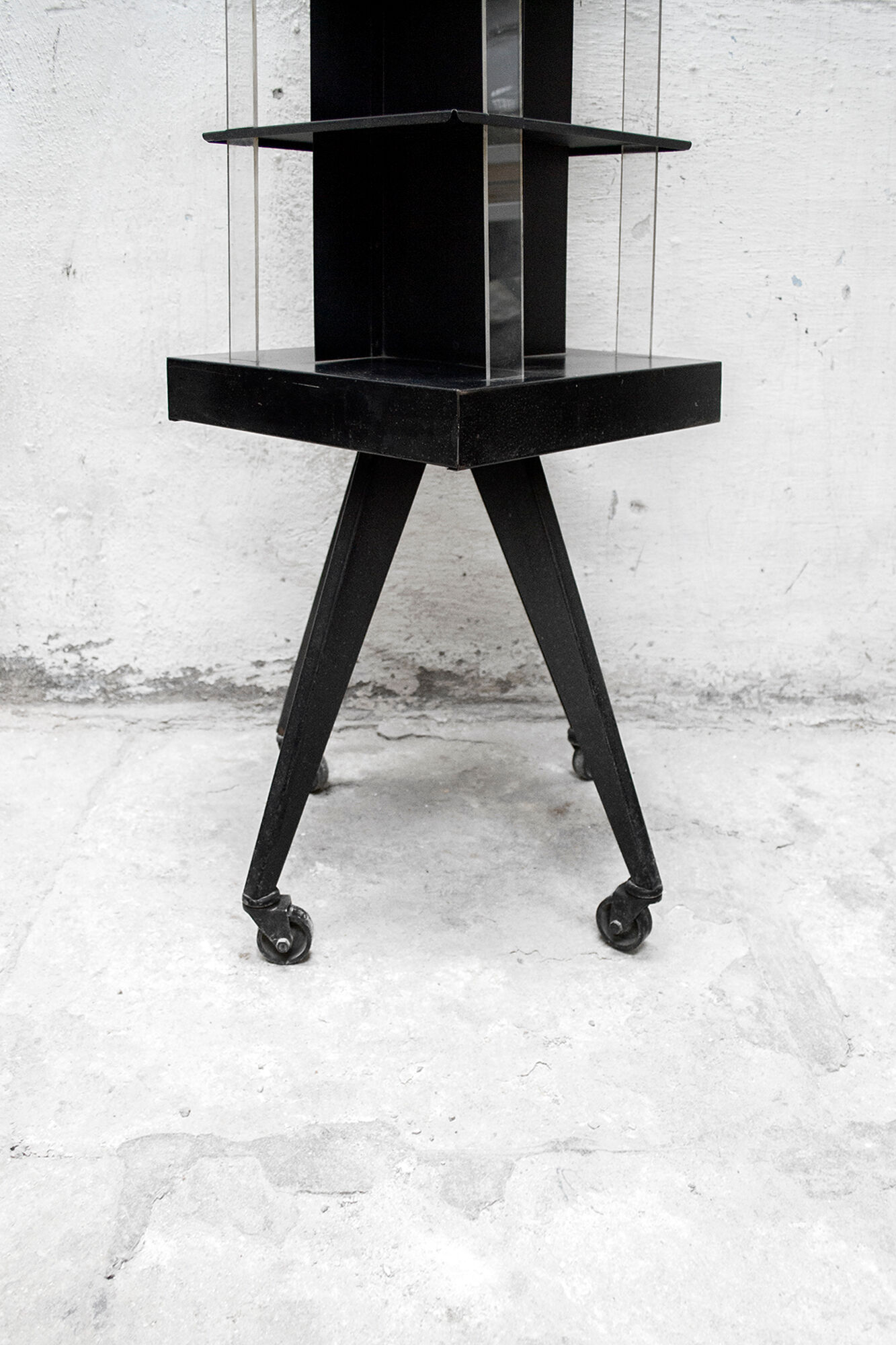Iron and plexiglas bookcase with wheels, Italy 60s