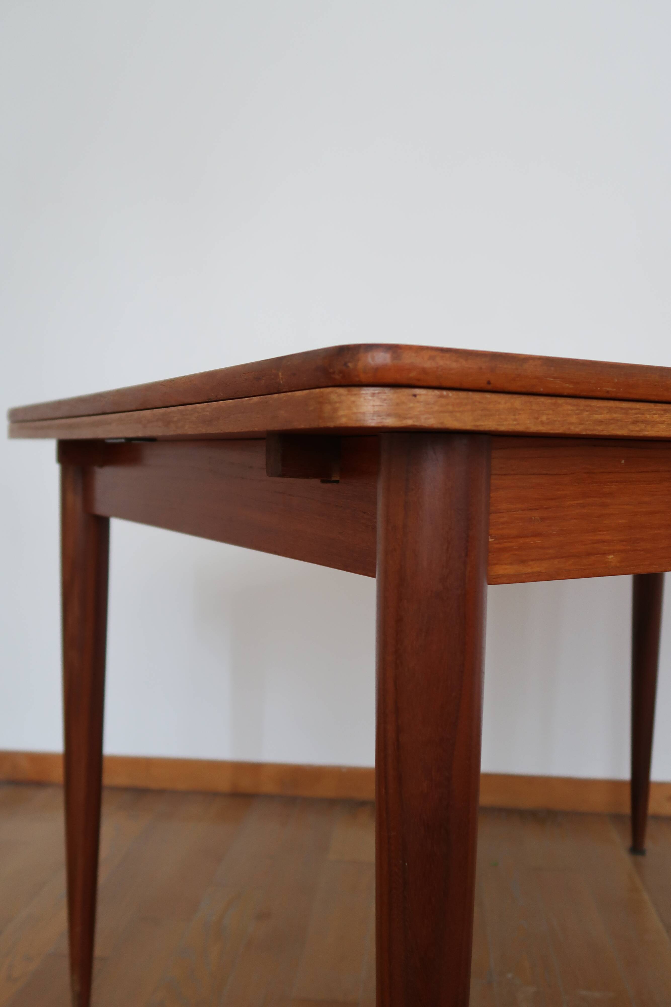 Vintage extendable Scandinavian table