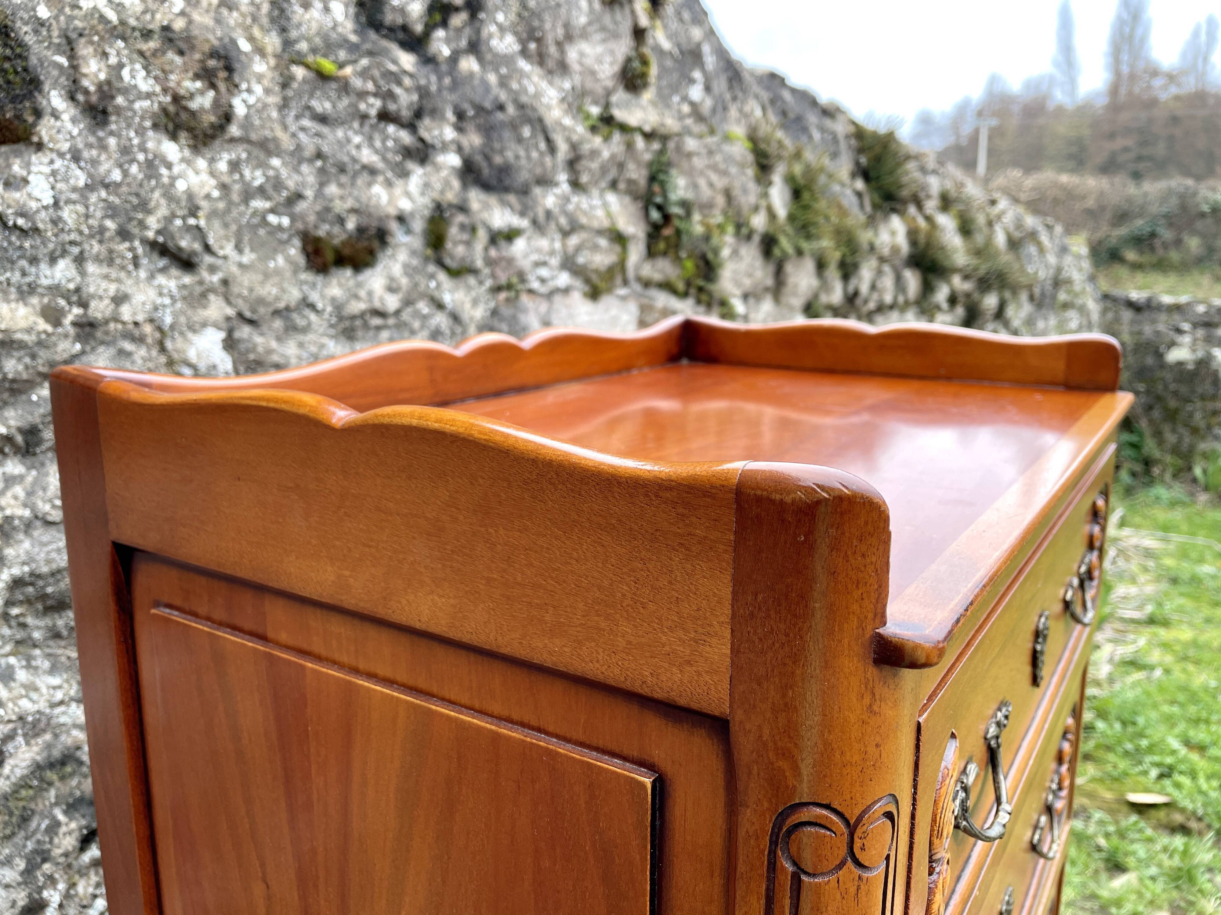 Louis XV style weekly planner