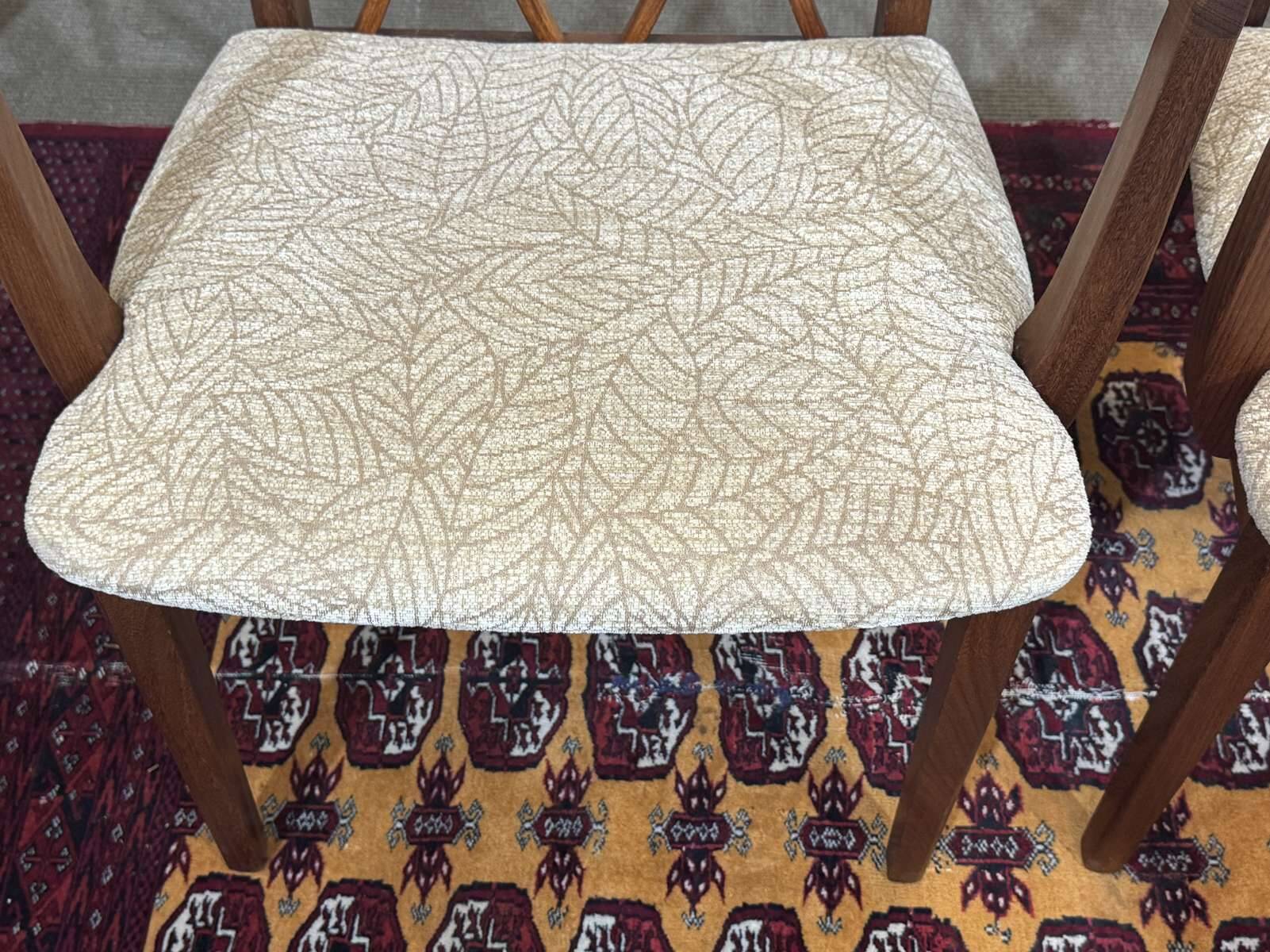 Paire de fauteuils anglais de la marque G-Plan en teck des années 70