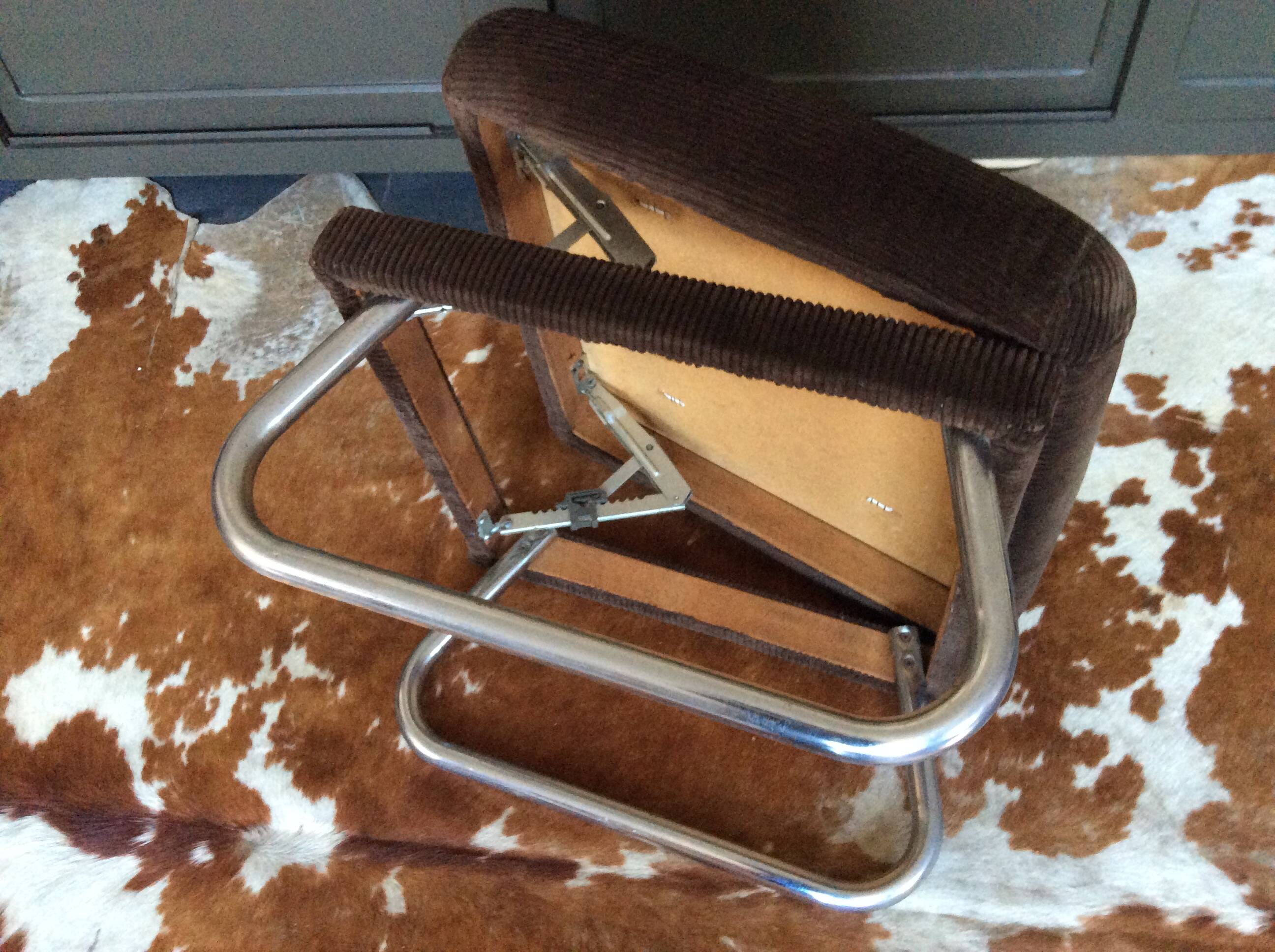 Velvet pouf adjustable footrest
