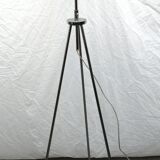 Kaoyi tripod floor lamp and octagonal glass globe