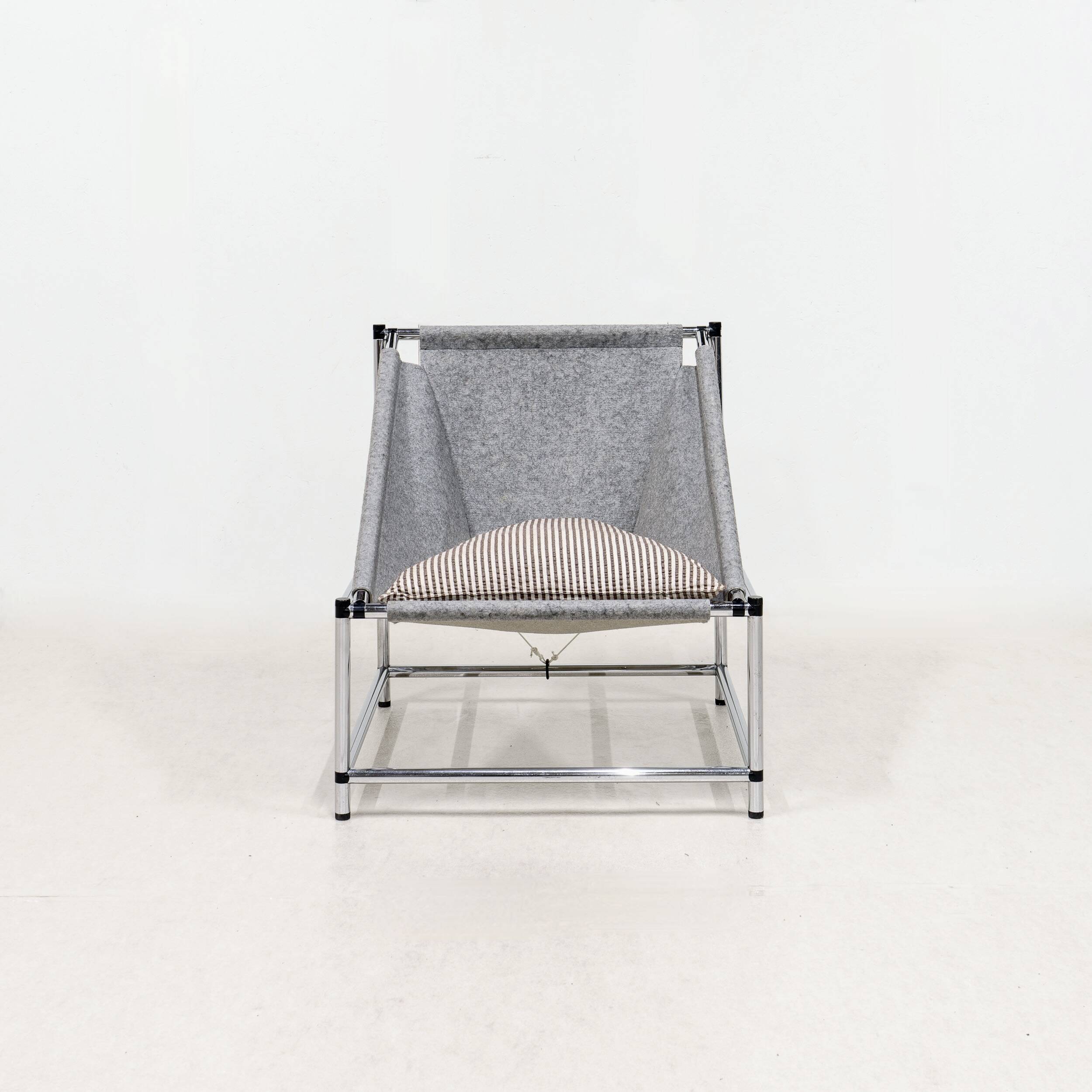Paire de fauteuils. italie, années 90.