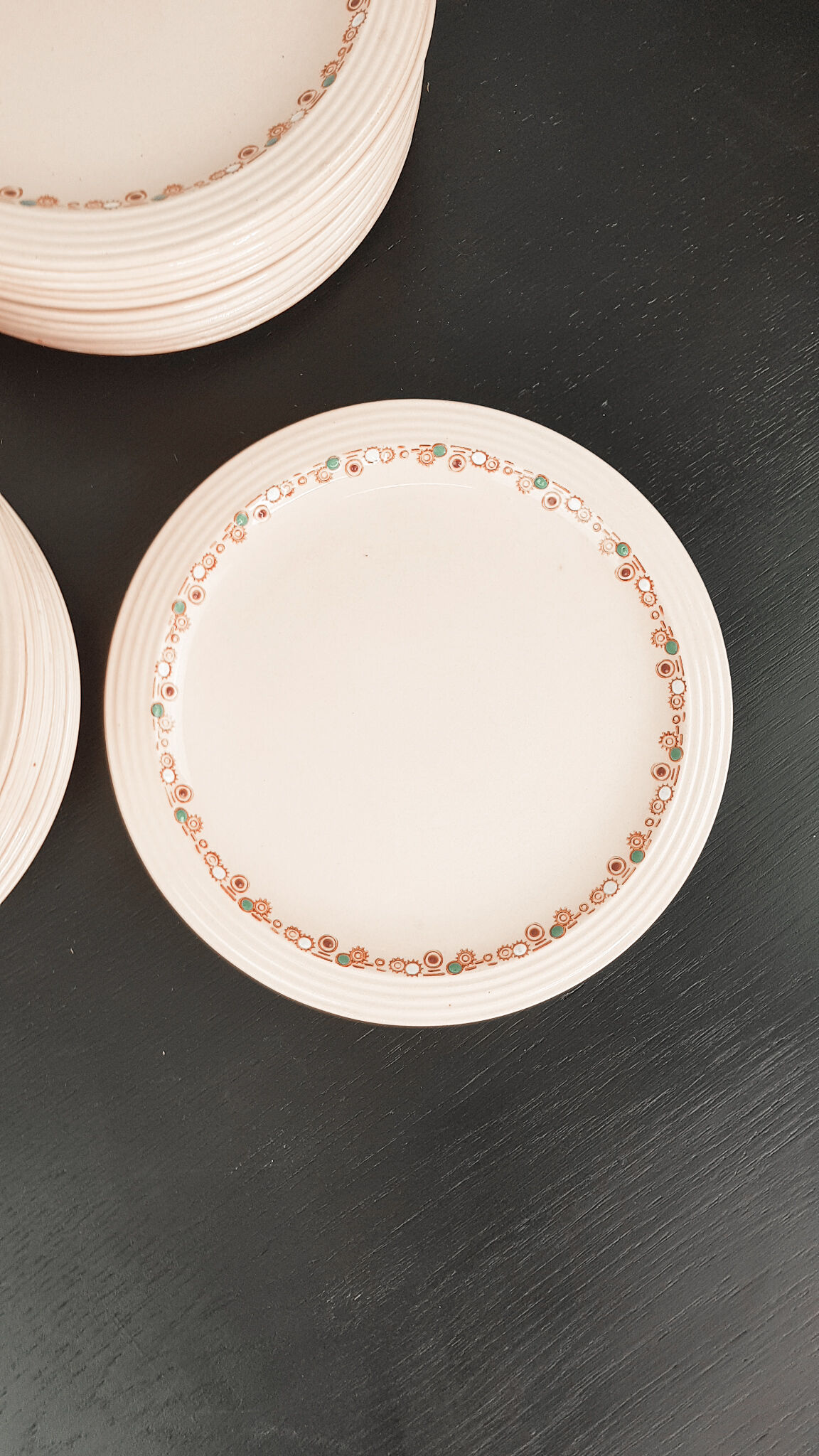 Betty Longwy Service - Hollow Plates