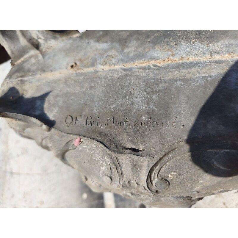 Aluminium planter from 1900 by the Charleville-Mézières establishments.