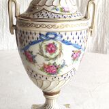 Vase couvert en porcelaine de Sèvres