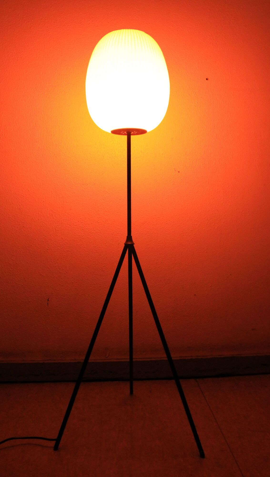 Lampadaire tripode en rhodoïd par Aro Leuchten, Allemagne, 60's