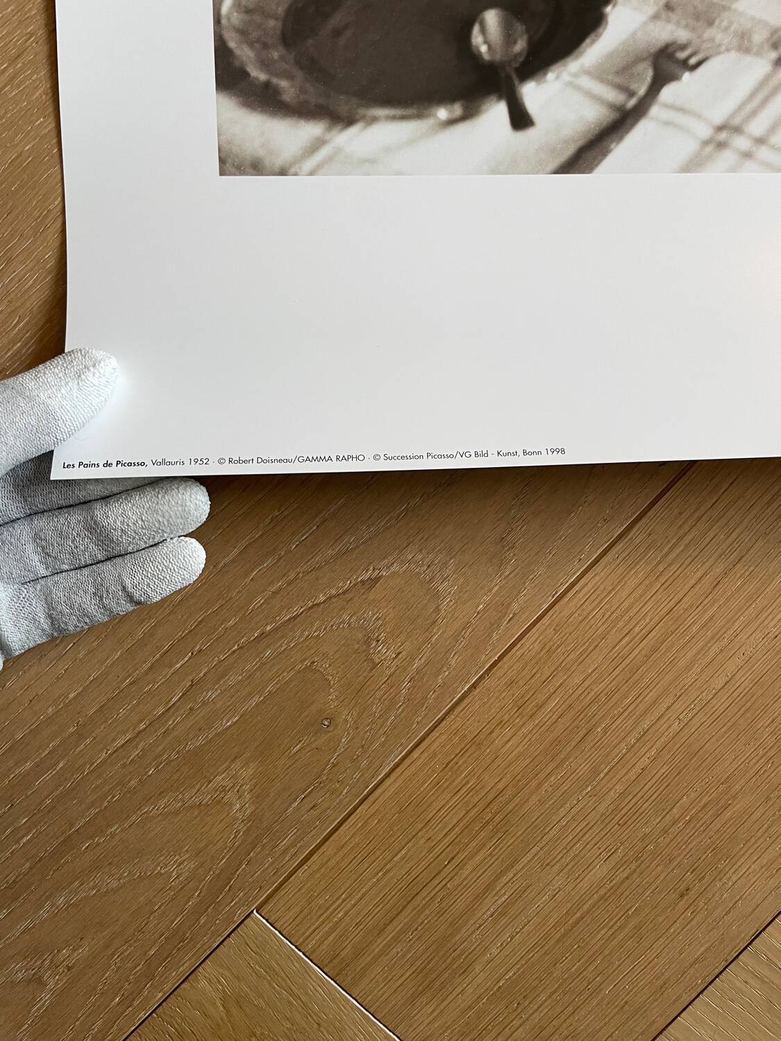 Robert Doisneau after (1912-1944), Les Pains de Picasso, Vallauris 1952, Copyright Robert Doisneau/ Gamma Rapho, Sucession Picasso/VG Bild, KunstbBonn 1998, Printed in Germany