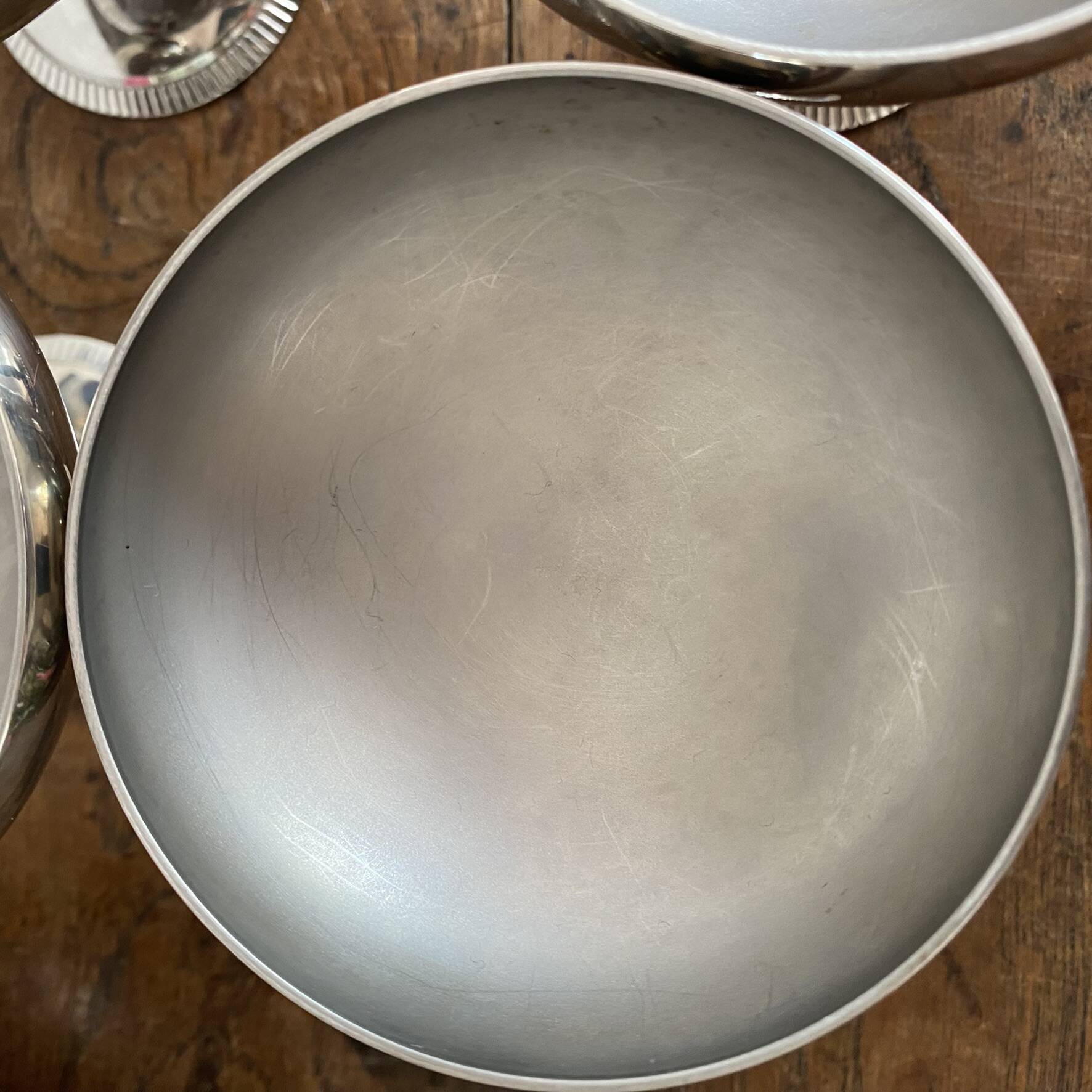 Coupes en inox vintage