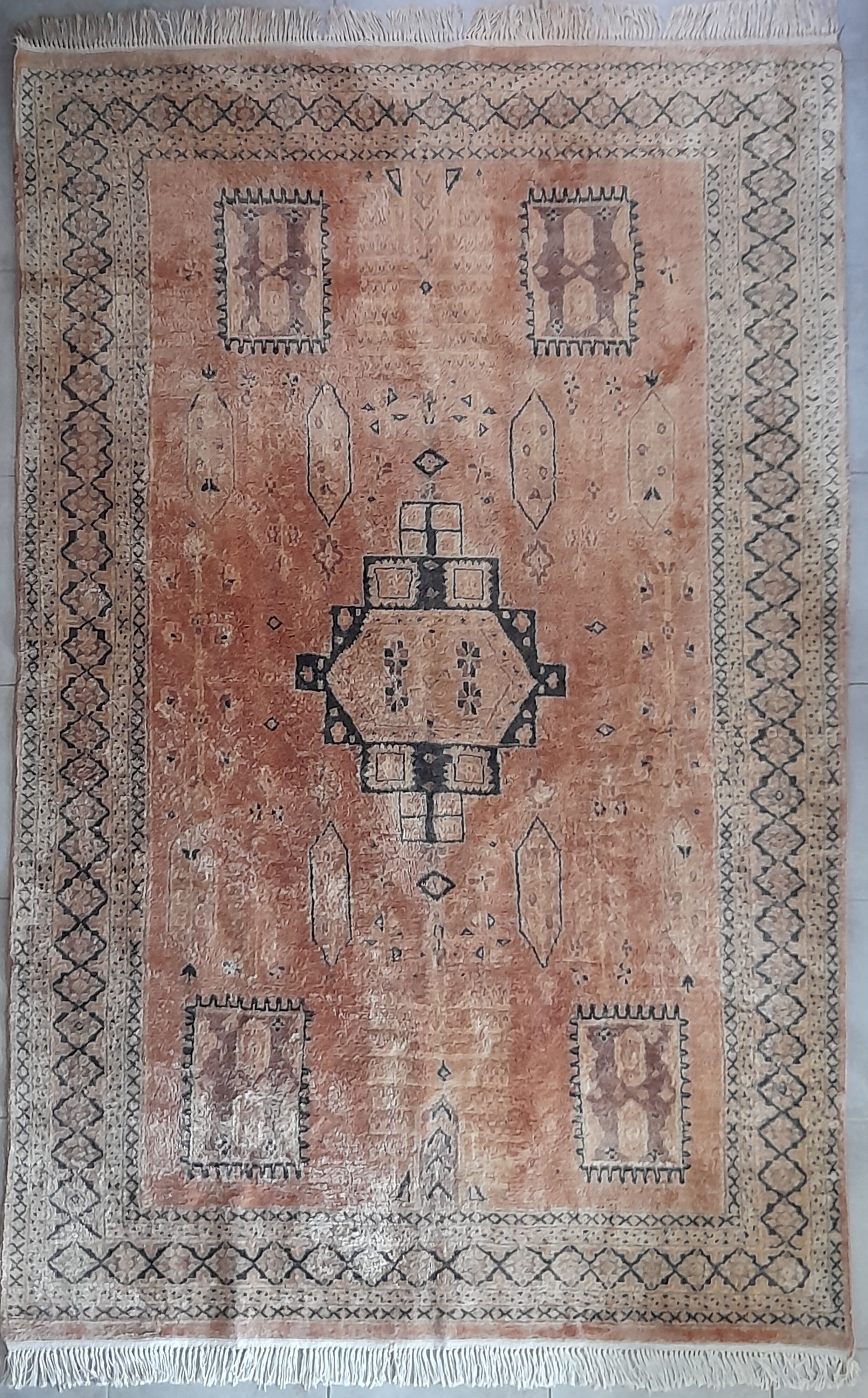 Handmade carpet 291x175cm