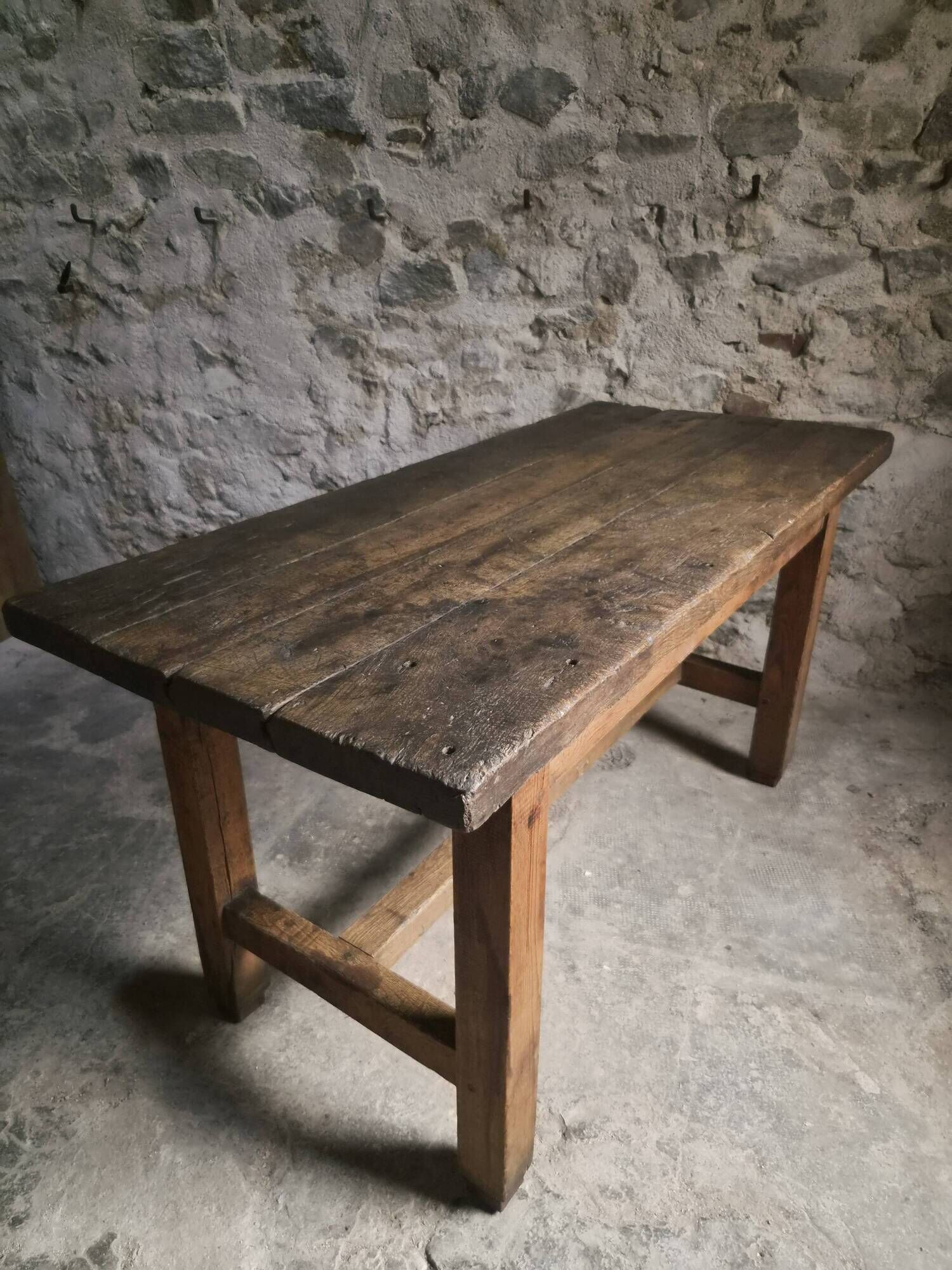 Dining table / antique work table in oak from France, 1750–1850