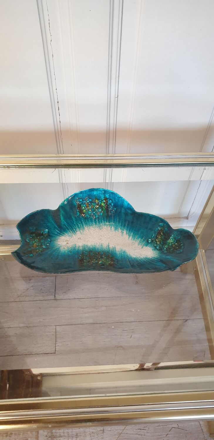 Empty pocket in Limoges enamels