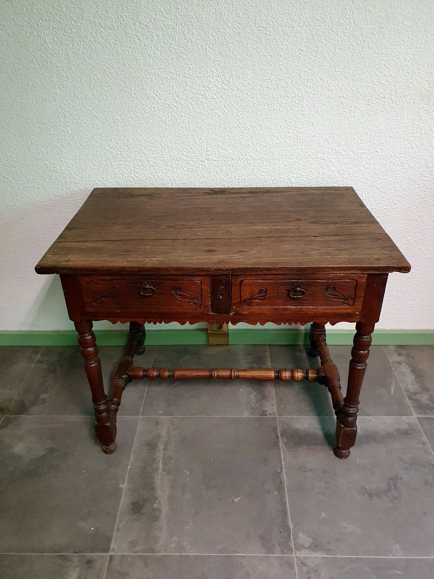 Antique writing table in chestnut – Late 18th / Early 19th century