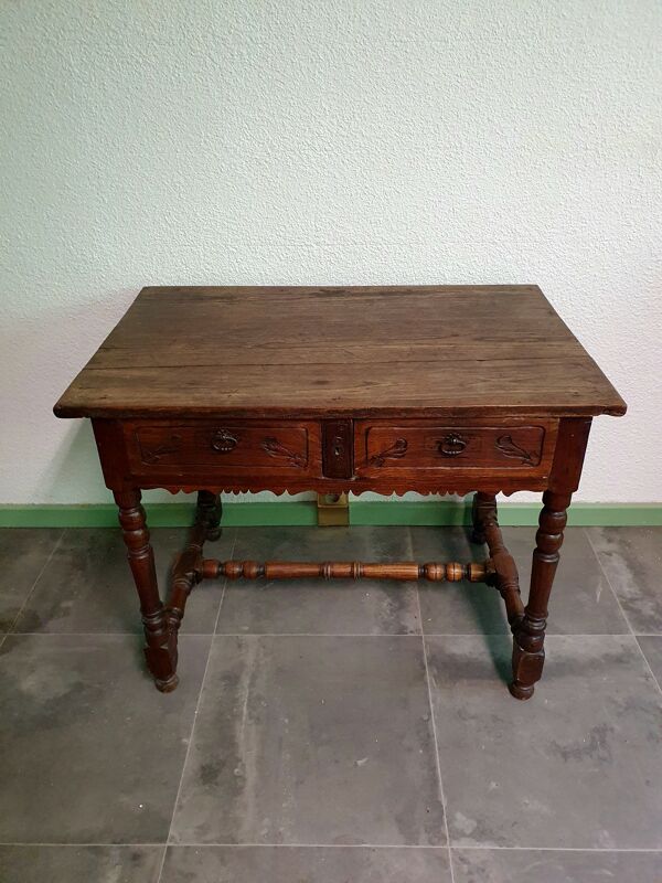 Ancienne table à écrire en châtaignier – Fin XVIIIe / Début XIXe siècl
