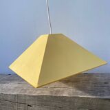 Suspension en tissu jaune 1990