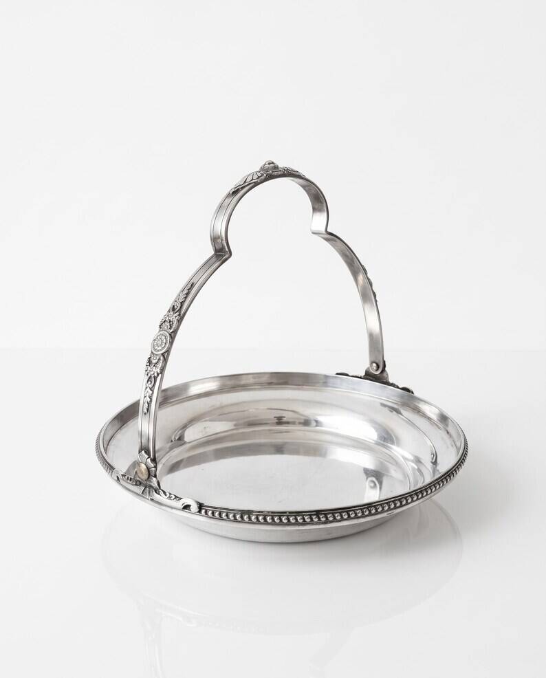 Silver-plated fruit basket with a movable handle – Louis XVI style