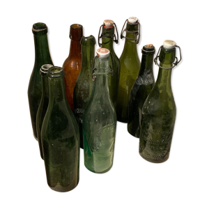 Lot 10 bouteilles anciennes en