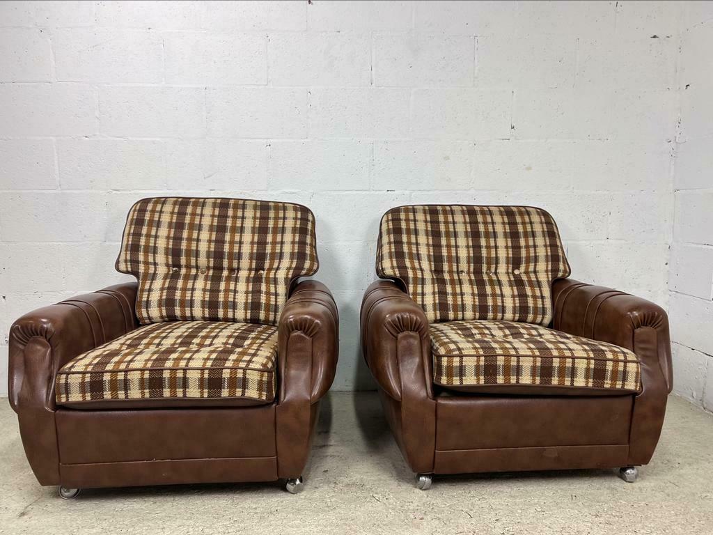 set of 2 vintage armchairs / single seats / armchairs