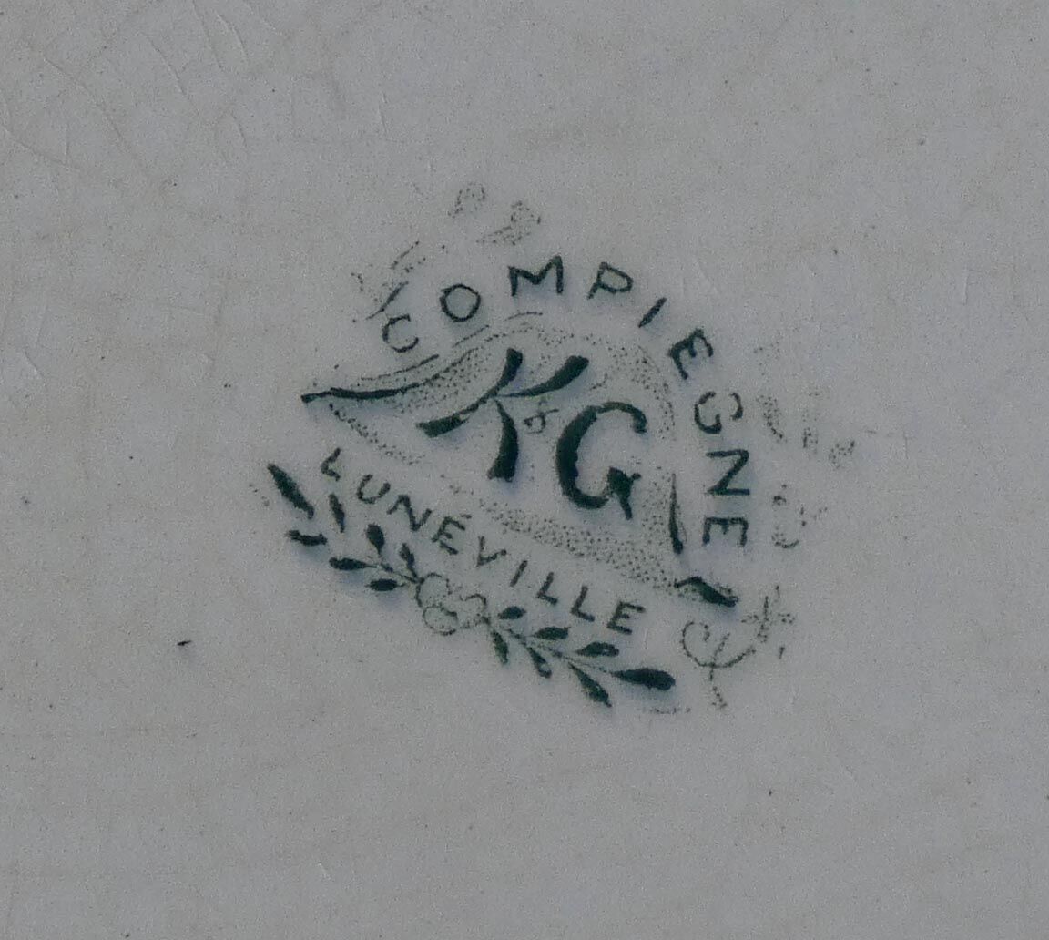 Oval dish iron earth compiegne